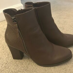 Womens zip up boots